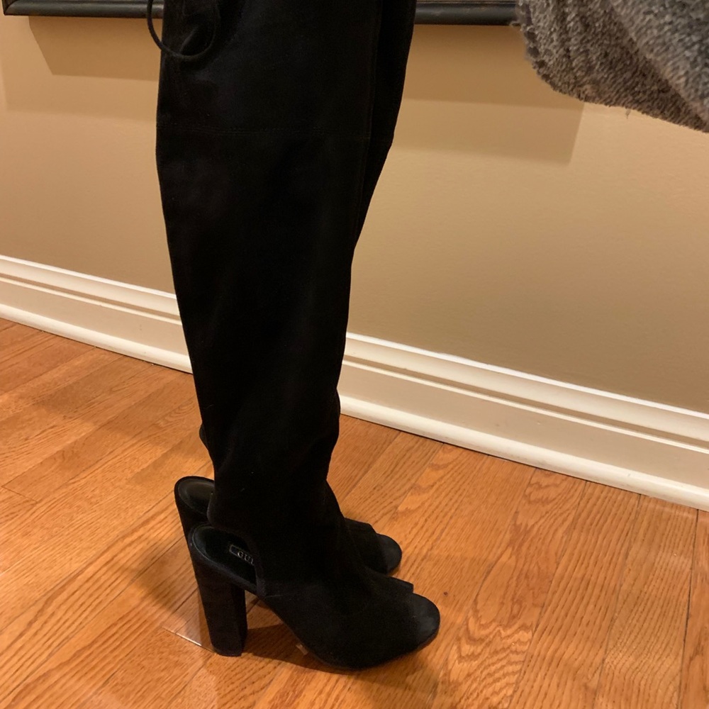 GUESS boots
